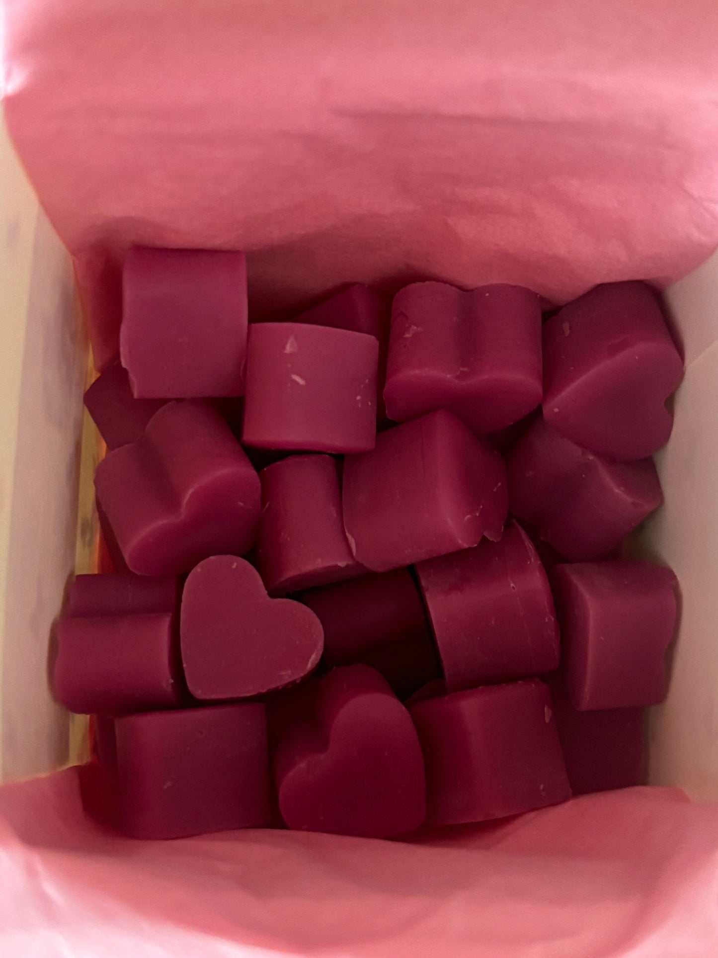 Boîte mini fondants cœurs cerise noir 50g